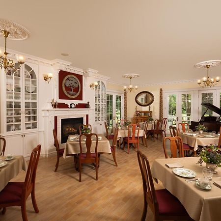 The Oakwood Inn Okoboji Bagian luar foto