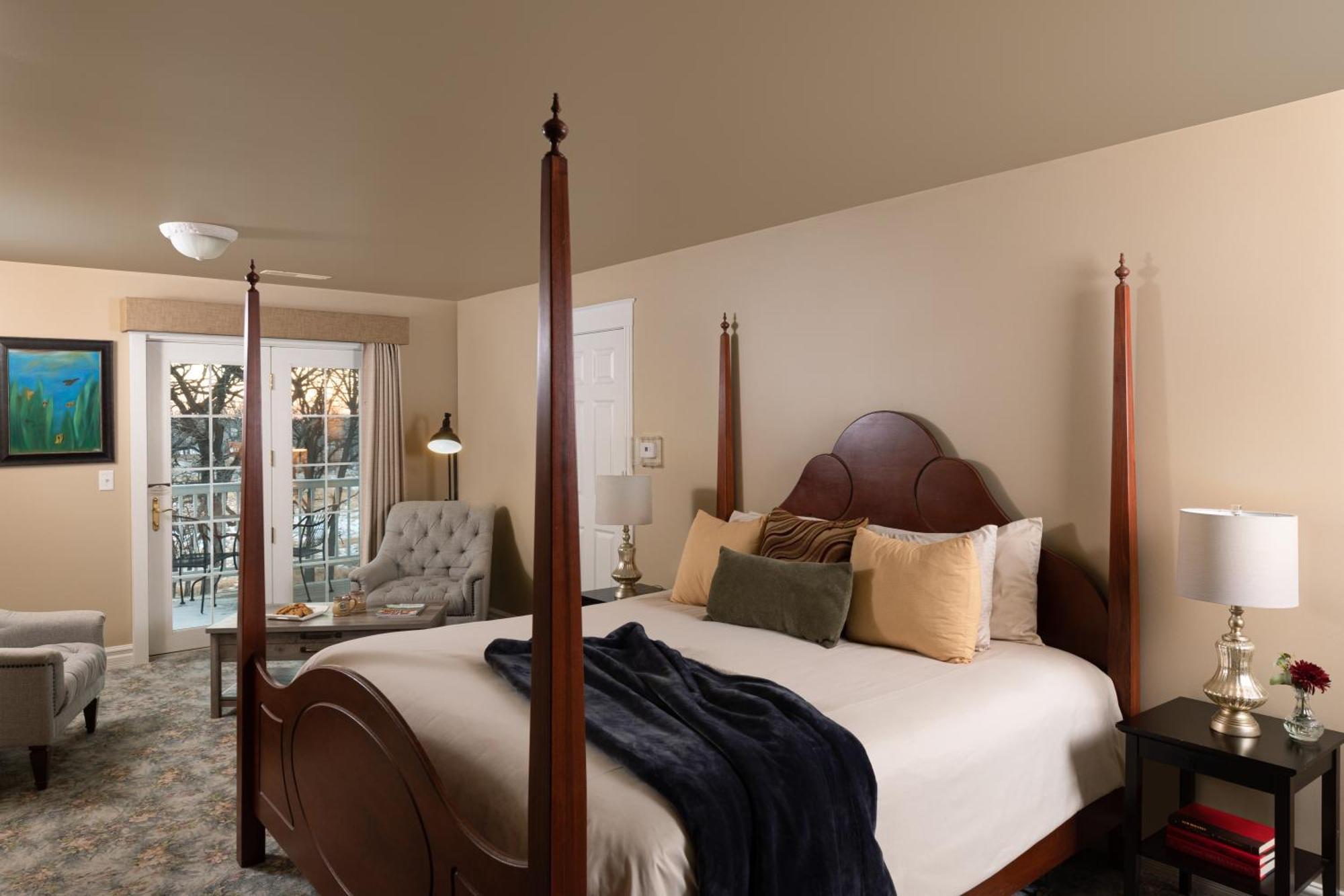 The Oakwood Inn Okoboji Bagian luar foto
