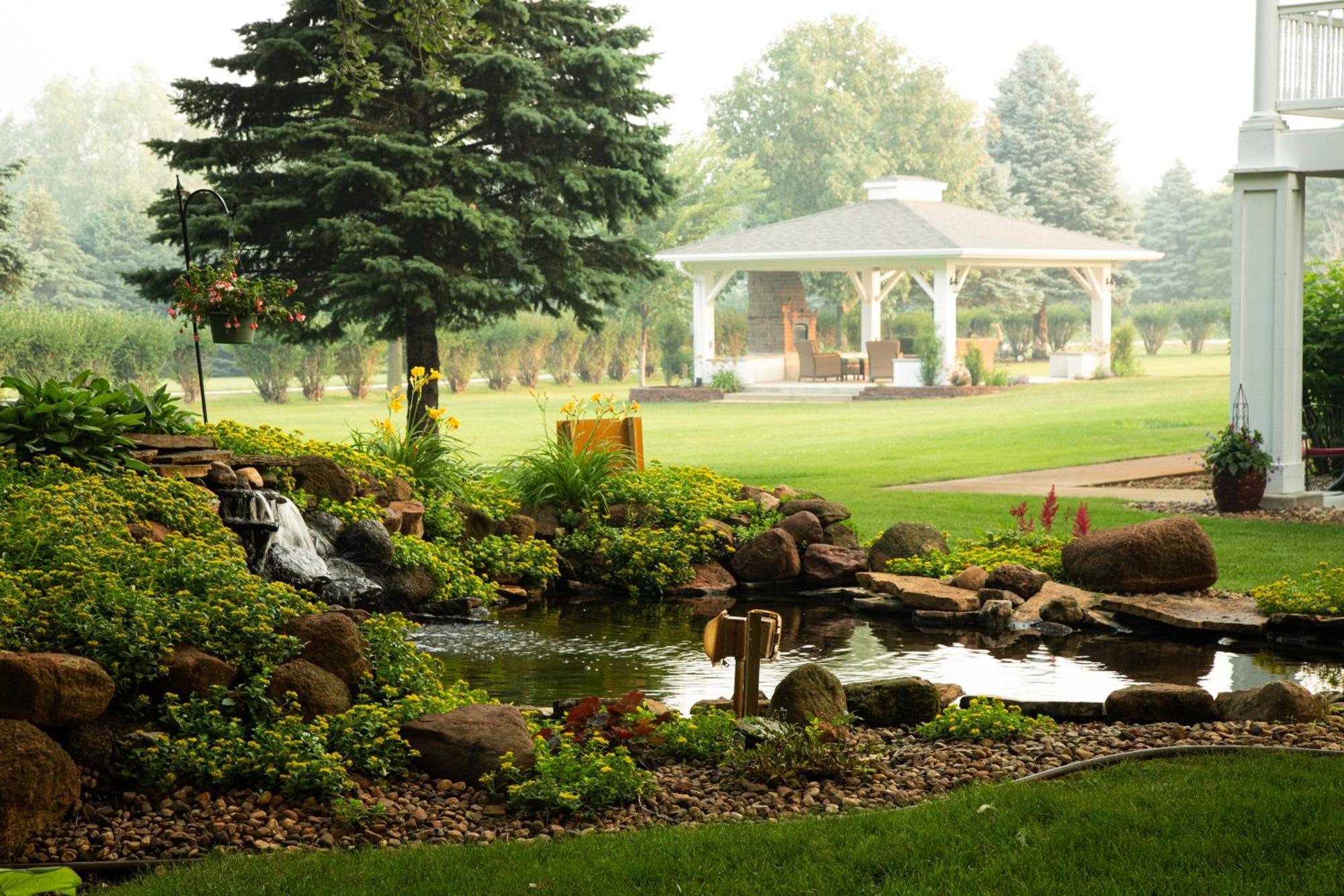 The Oakwood Inn Okoboji Bagian luar foto