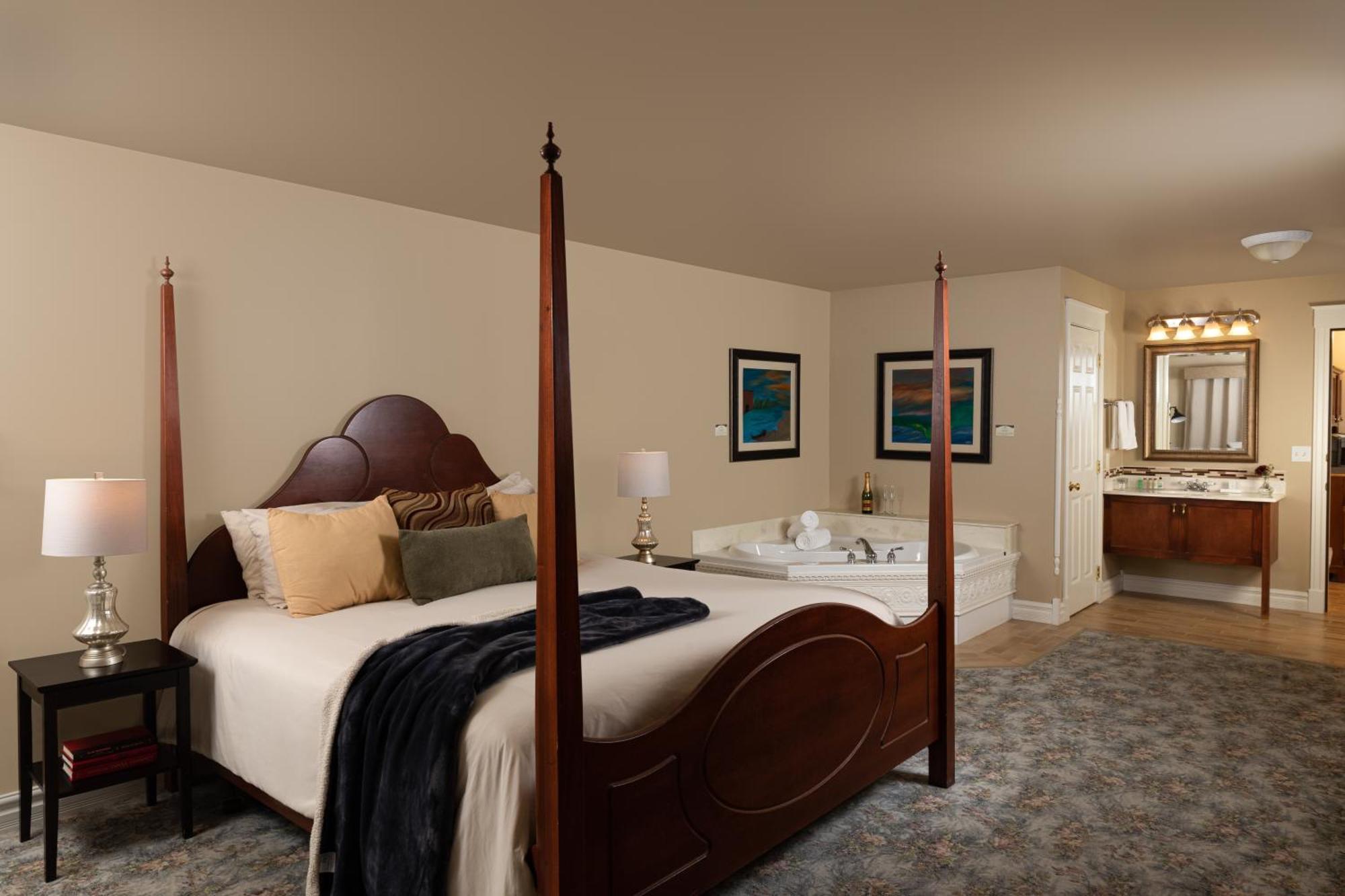 The Oakwood Inn Okoboji Bagian luar foto